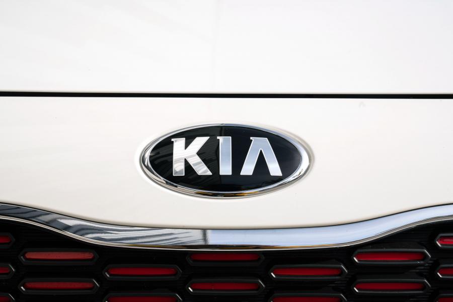 Логотип Kia Picanto GT Line S (JA) 2018 года  (UK) (фото 19 из 24)